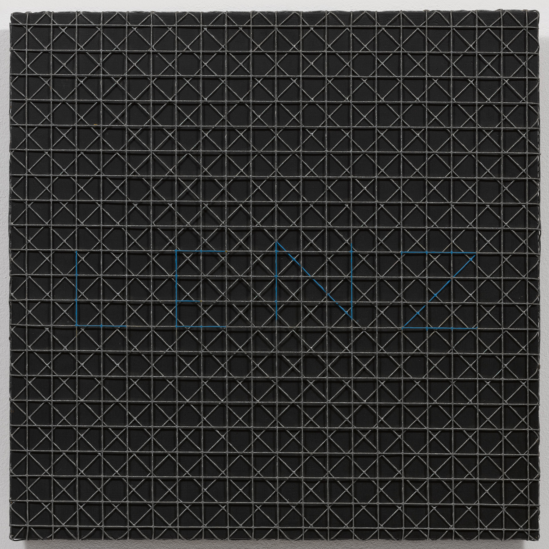 François Morellet, LENZ – 2 grillages superposés, 1971, Maschendrahtgitter auf Holz 40 x 40 x 2 cmFoto: Baschang & Herrmann, München