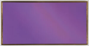 Jef Verheyen, Groot violet – violet lens, 1968, Öl auf Leinwand, mit Originalrahmen: 99 x 194 cm | © Bildrecht, Wien 2024Foto: Philipp Schönborn, München